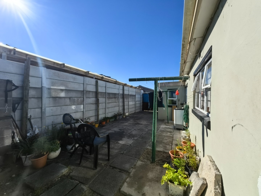 3 Bedroom Property for Sale in Lavender Hill Western Cape
